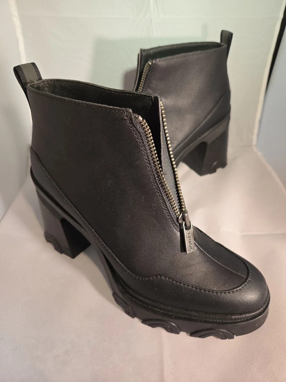 Sorel Black Front-Zip Chunky Heel Ankle Boots US 8.5